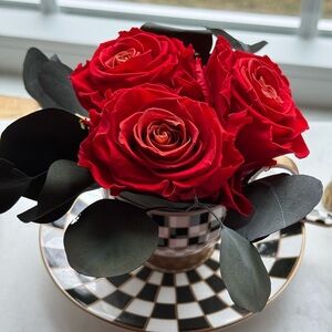 Forever Rose Home Decor - real roses - preserved roses - red